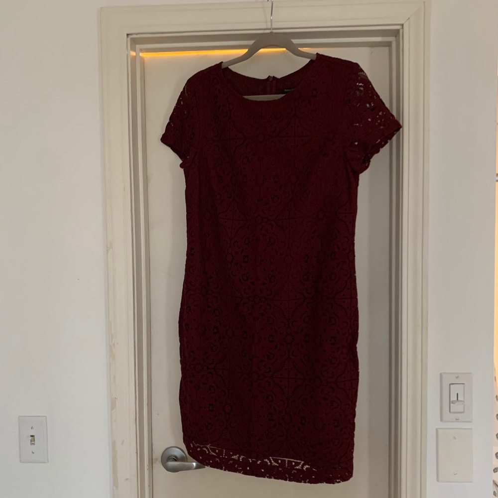 NWT Banana Republic Maroon Short Sleeve Lace Dress